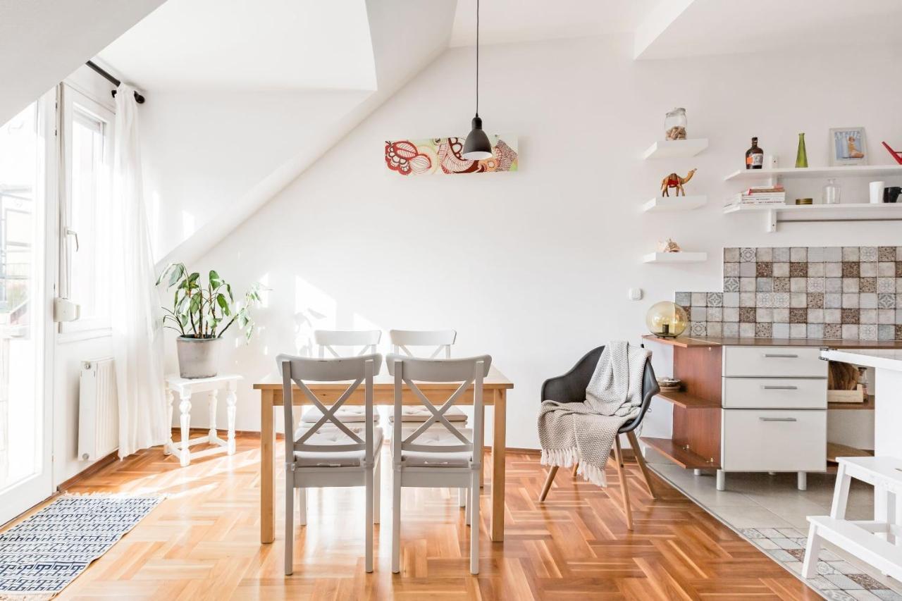 Relax Into Loft Living At A Light-filled Escape Appartamento *