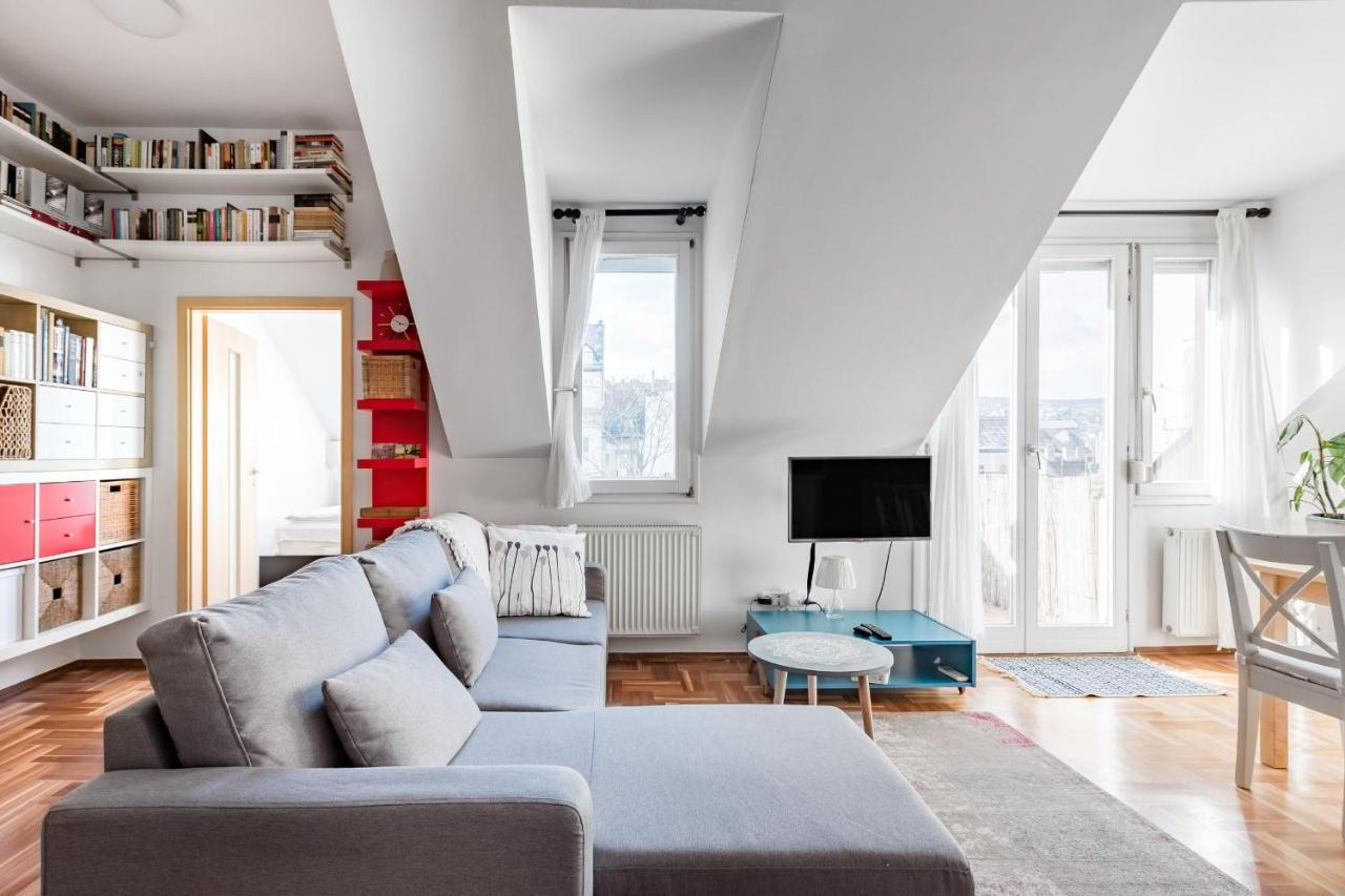 Appartamento Relax Into Loft Living At A Light-filled Escape Budapest