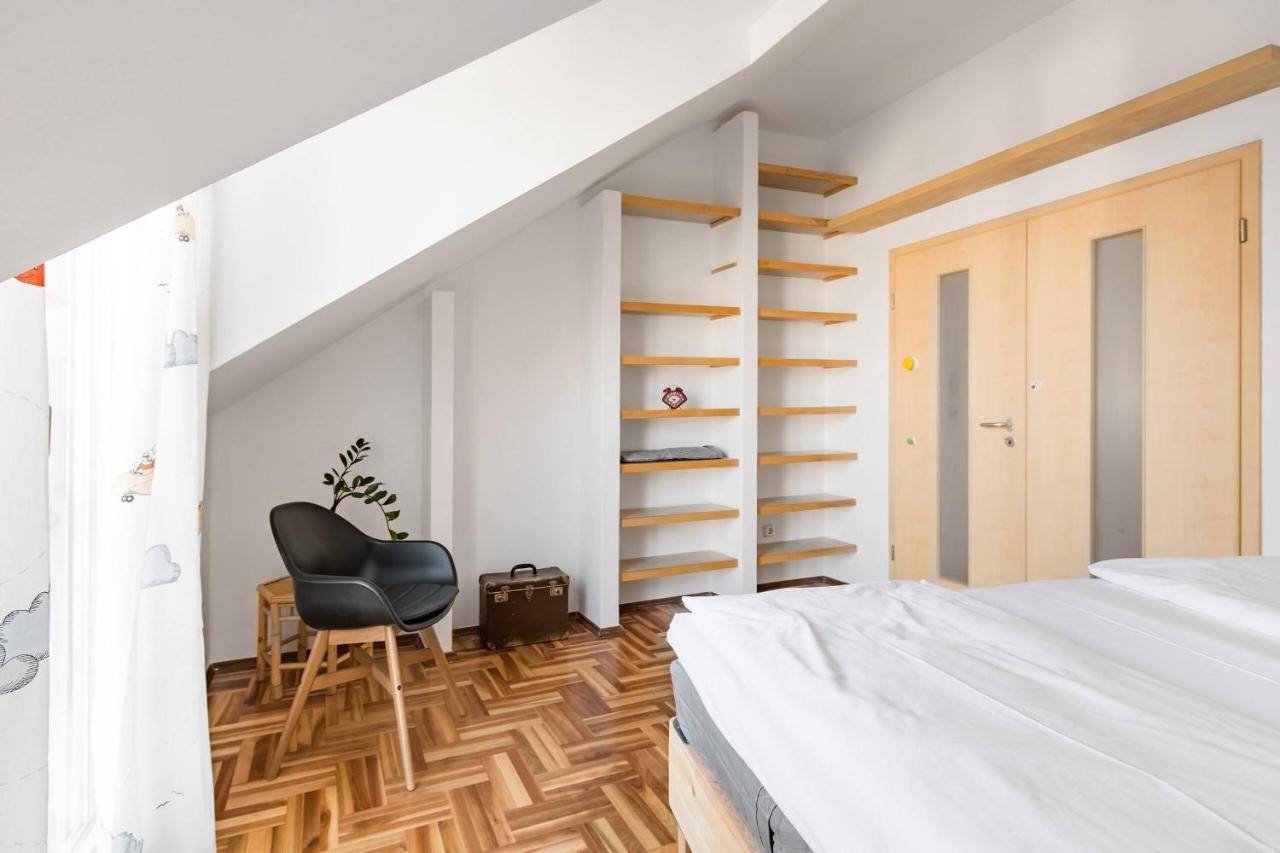 Relax Into Loft Living At A Light-filled Escape Apartamento