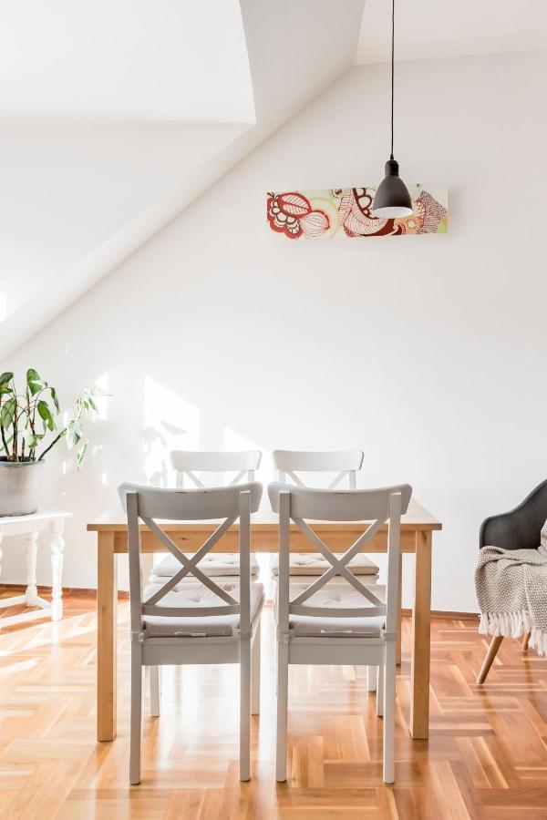 Relax Into Loft Living At A Light-filled Escape Apartamento