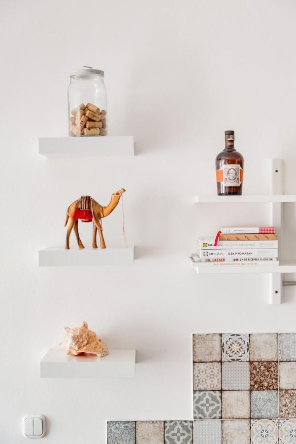Apartamento Relax Into Loft Living At A Light-filled Escape Budapeste