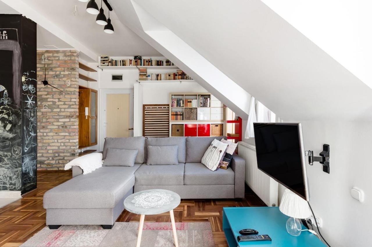 Relax Into Loft Living At A Light-filled Escape Budapeste