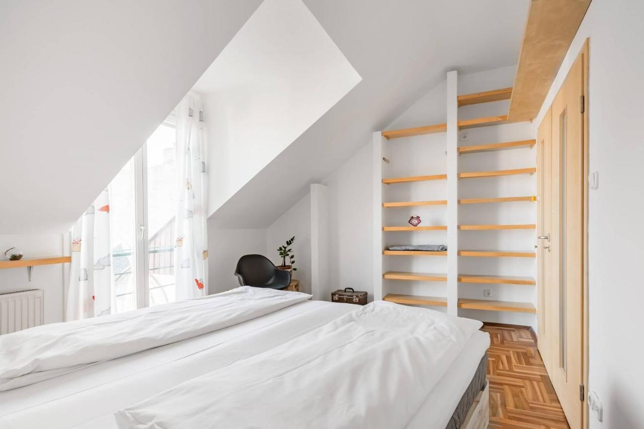 Relax Into Loft Living At A Light-filled Escape Apartamento *
