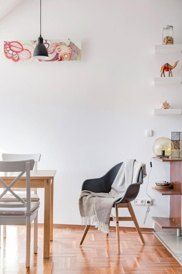 Relax Into Loft Living At A Light-filled Escape * Budapeste